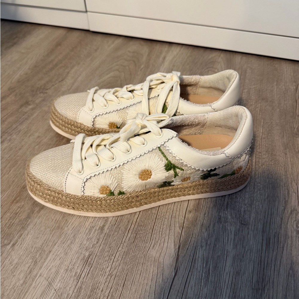 NWT Dolce Vita Flower Sneakers